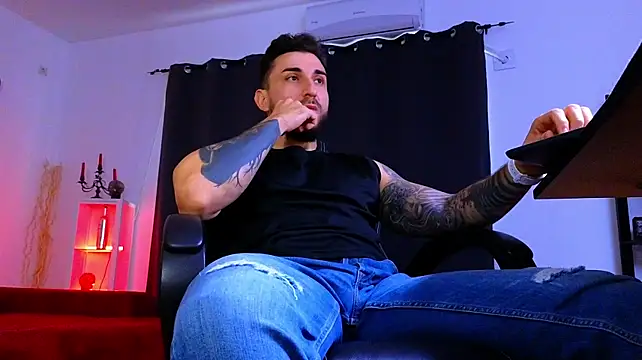 MightyAaron66 Chat XXX in diretta