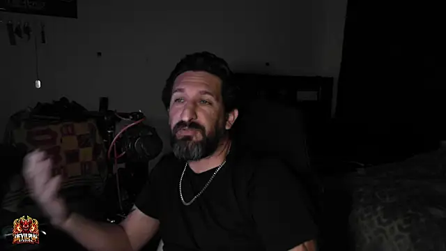 XXX chat uživo modela DevilPup75_