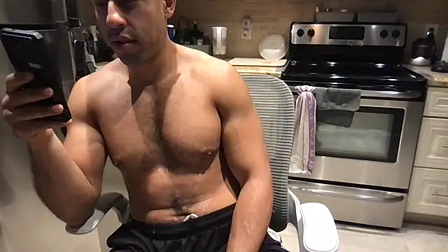 Czat XXX na żywo – BigGuyMuscle