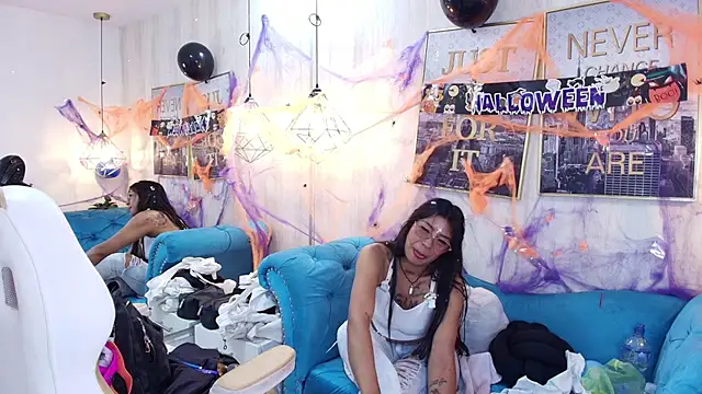 Lilith_Mills' Live XXX Chat