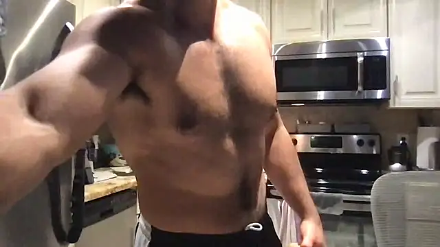 BigGuyMuscle élő XXX-chatje