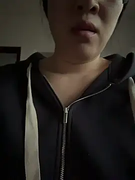 yaoyiyi-8's Live XXX Chat
