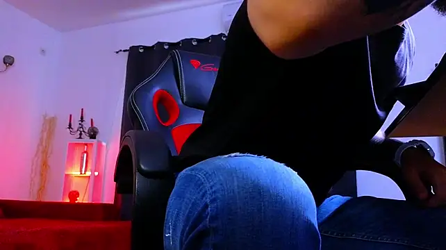 Онлайн чат XXX MightyAaron66