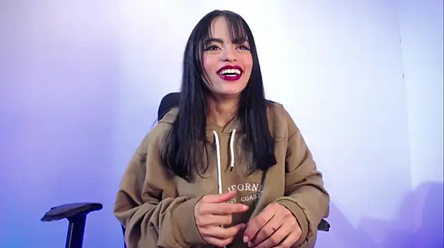 Chat +18 de Sharlot_essence ao vivo