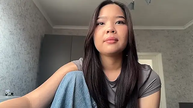 RegenaLandauer's Live XXX Chat