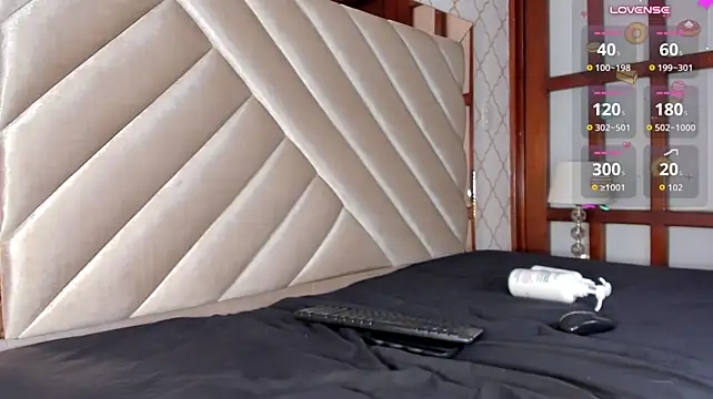 KaelSoft_'s Live XXX Chat