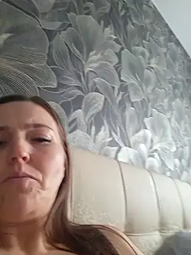 MilaMature live XXX chat