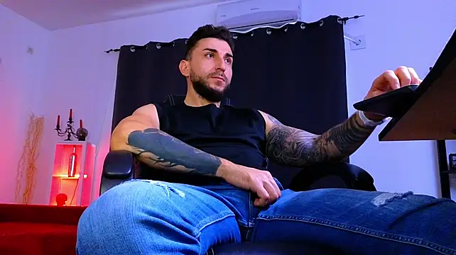 MightyAaron66 – Live XXX-chat
