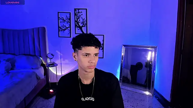 JuniorPrinceMorris XXX чат на живо