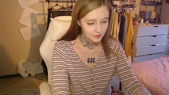 Taissa_Harmon élő XXX-chatje
