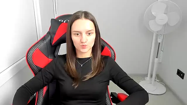 EveMoonveil élő XXX-chatje