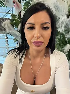 ReynaMorel Adlı Modelin Canlı XXX Sohbeti