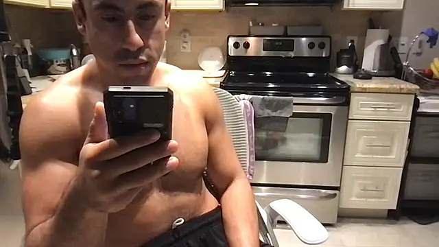 แชท XXX สดของ BigGuyMuscle