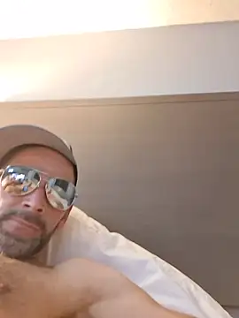 middickstroking's Live XXX Chat