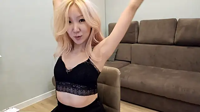 IoneGray's Live XXX Chat