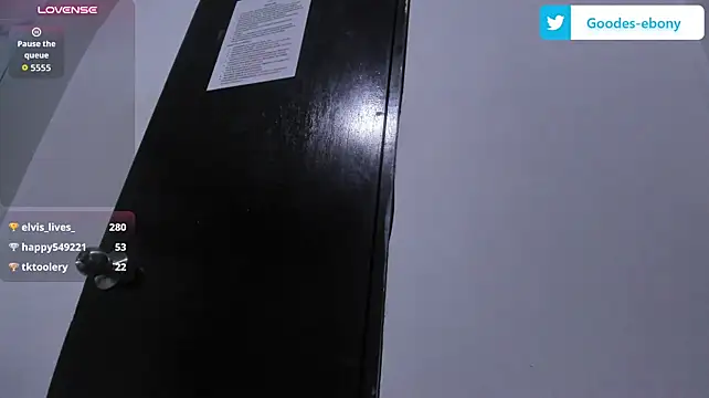 ebony_valentina: απευθείας συνομιλία ΧΧΧ
