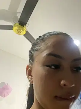 AmelieLane_'s Live XXX Chat