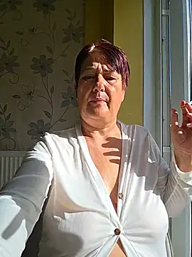 NaughtyNessa53xx Adlı Modelin Canlı XXX Sohbeti