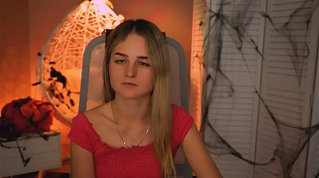 DeboraLarson Adlı Modelin Canlı XXX Sohbeti