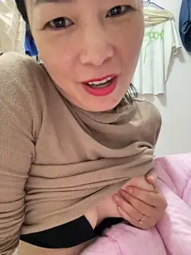 mimi2052n Live XXX chat