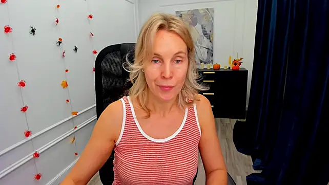 XXX chat uživo modela Sinty_Devis