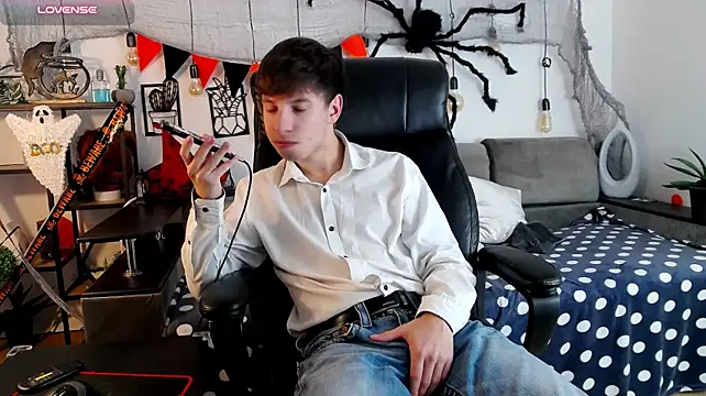 צ'אט XXX בשידור חי של ThomasEdisonn