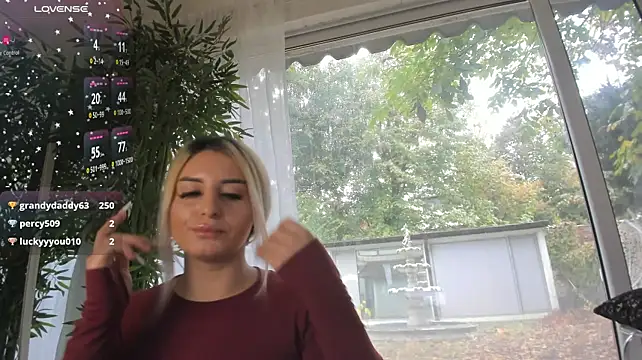XXX chat uživo modela Ella_Vee