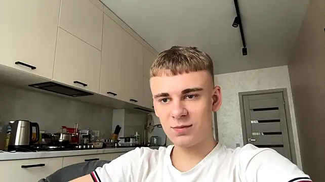 SoloFury Live XXX Chat