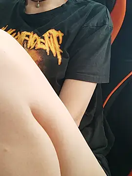 XXX chat uživo modela Aashikalaa