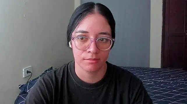 atenas_05_'s Live XXX Chat