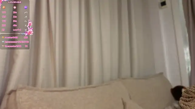 queenneee's Live XXX Chat