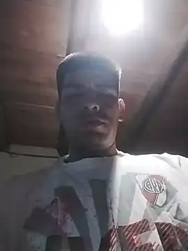הופעת וובקאם של cris_ale