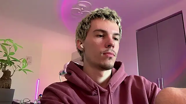 Jeremy1Scott – Naživo XXX chat