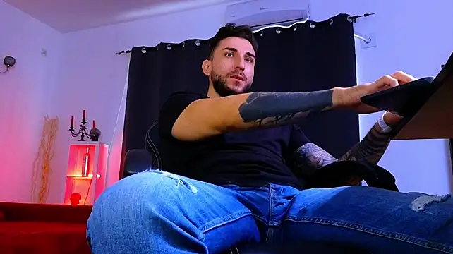 MightyAaron66 – Live XXX-chat