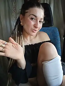 Chat +18 de Mathilda-Bloom ao vivo