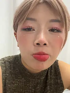 milkwine's Live XXX Chat