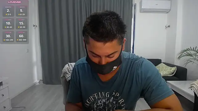Tomguys live XXX chat