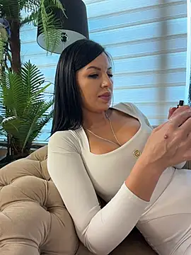 ReynaMorel Chat XXX in diretta