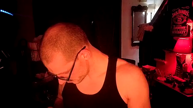 Chatroom XXX en direct de MasterDaddyCool