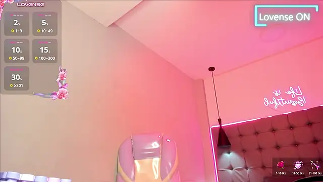 צ'אט XXX בשידור חי של scarletcherry18