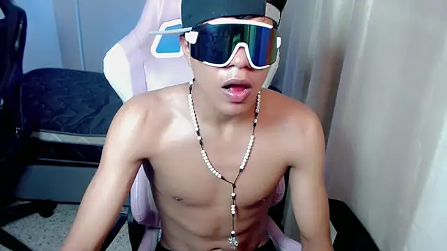 Manuxx2 Live XXX Chat