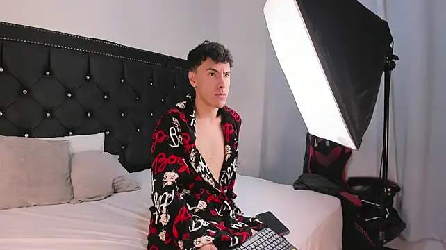 MaxLeons 现场XXX聊天