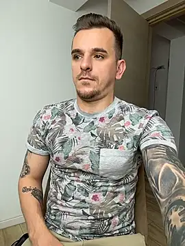 Czat XXX na żywo – Huge_cock22cm