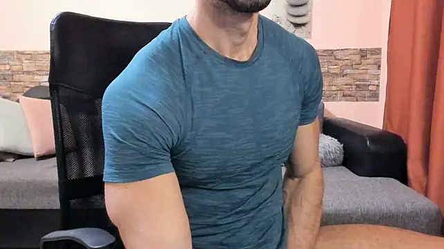 HotHunkTrainer's Live XXX Chat