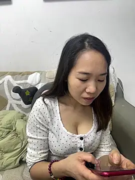 XXX chat uživo modela kaer888