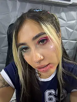 ManuelaVeeleez Adlı Modelin Canlı XXX Sohbeti