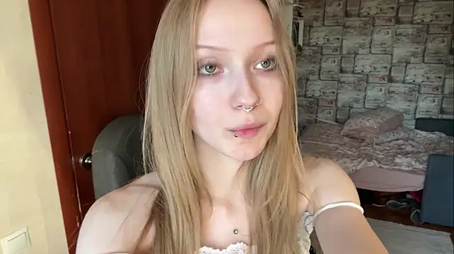 BivalentFalloff's Live XXX Chat