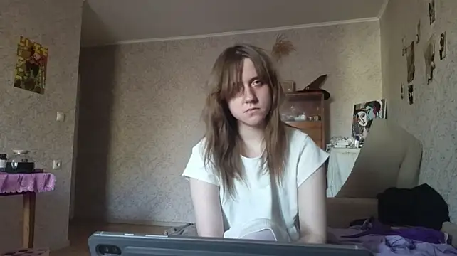 BeatriceHrivnak Adlı Modelin Canlı XXX Sohbeti