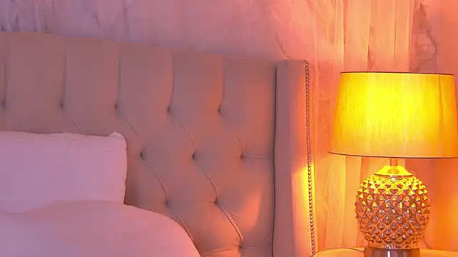 AshleyEvance Adlı Modelin Canlı XXX Sohbeti