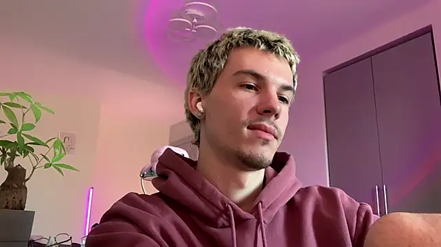 Jeremy1Scott élő XXX-chatje